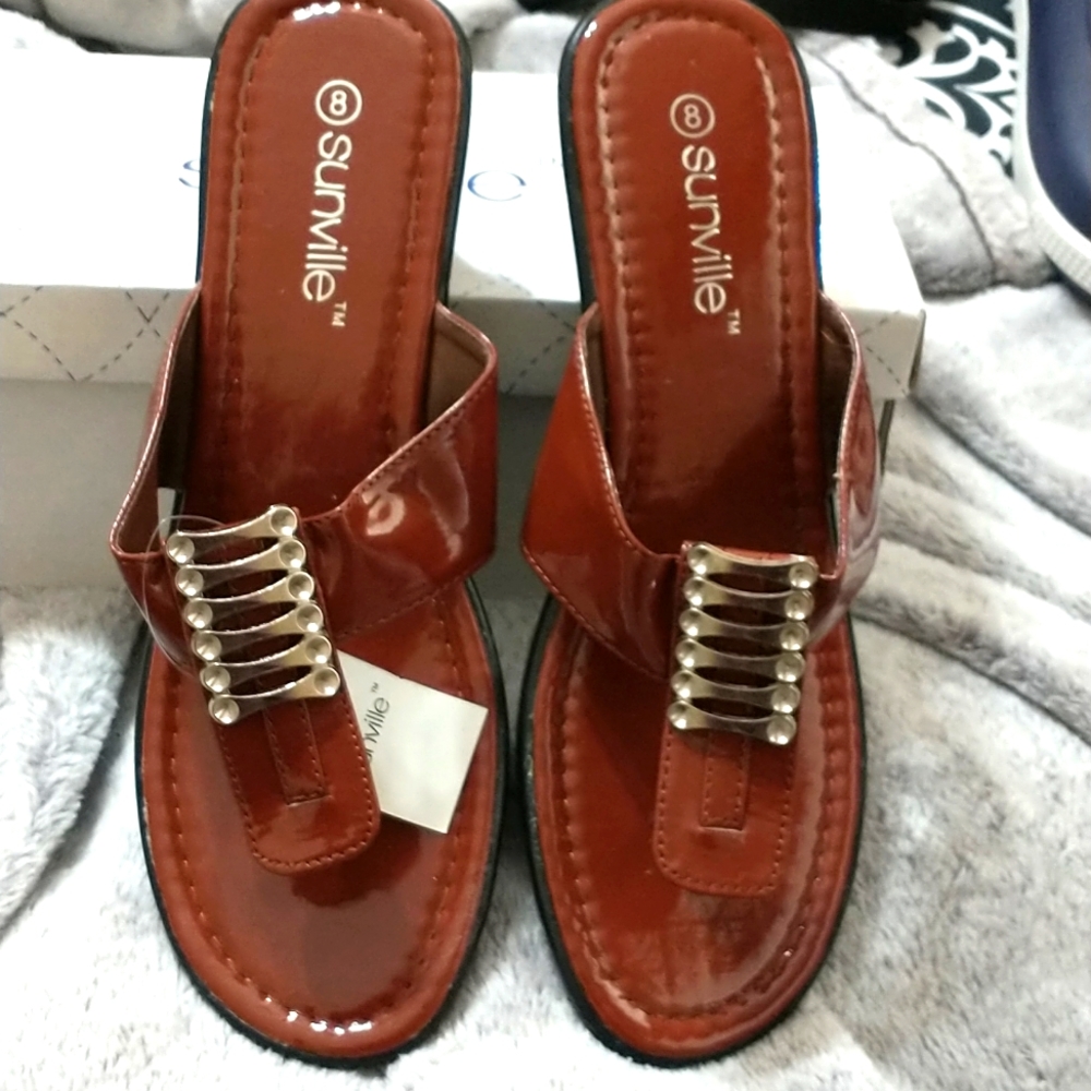 Sunville  wedge sandals NIB brown patent leather SZ 8